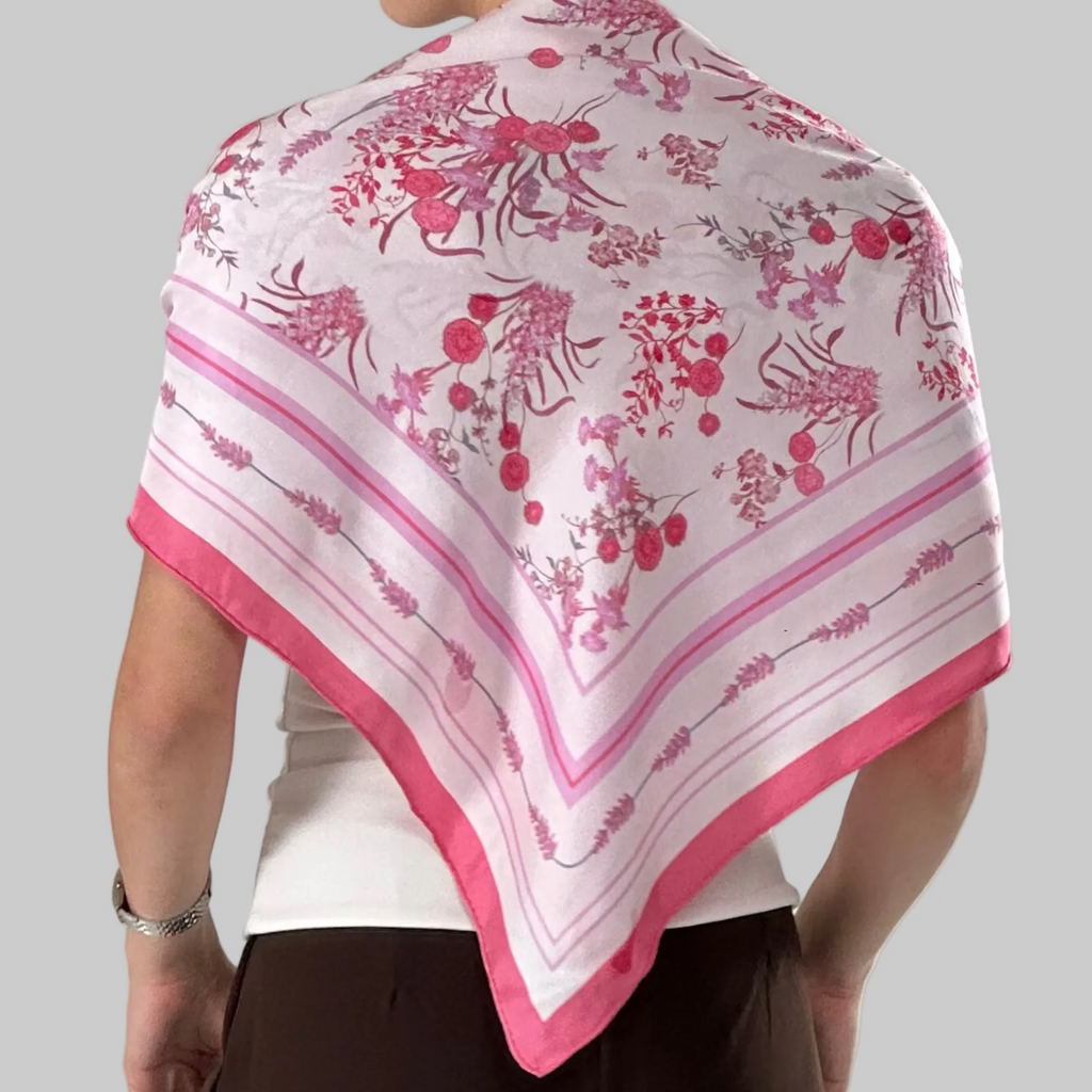 Foulard in Seta Twill di Gelso Giovanni Boulera con Fantasia Fiori di Campo Rosa 90x90 cm